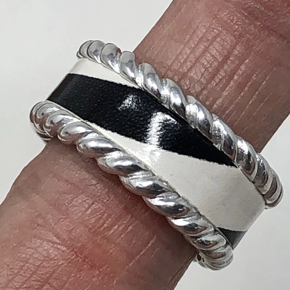 Zebra Print Leather Rope Ring Sz 7 Band Aluminum Arthur Court Signed‎ Jewelry